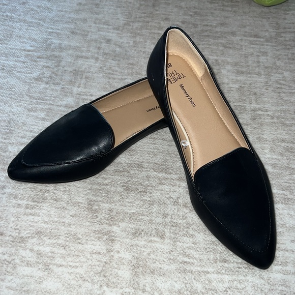 Memory Foam flats size 8.5 - Picture 2 of 3